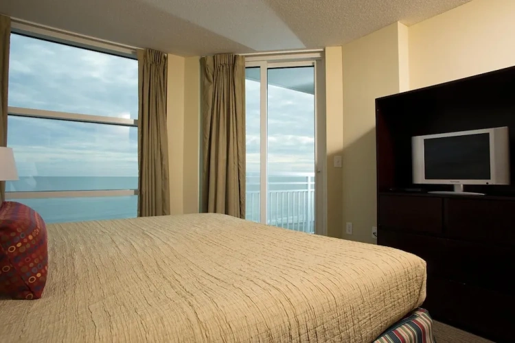 3 Bedrooms Premium Suite with ocean view