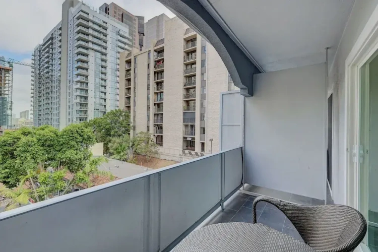 Superior Double room with balcony and with city view
