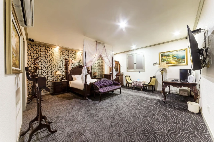 Luxury Suite