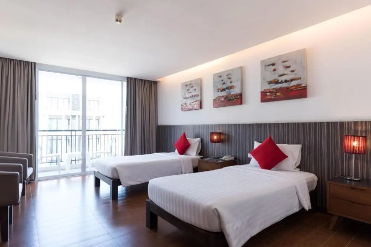 Deluxe Twin room with city view