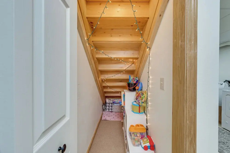 Family-friendly Gem w/ Fire Pit: 1 Mi to Lake Como