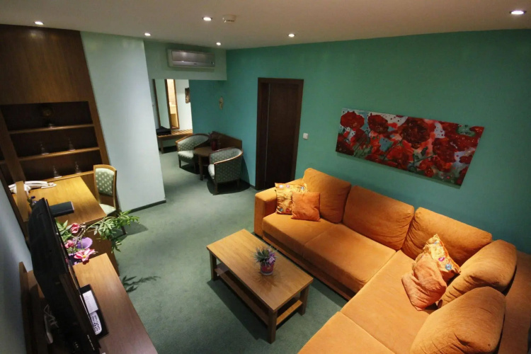 Max Inn Hotel