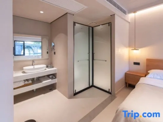 Suite with river view