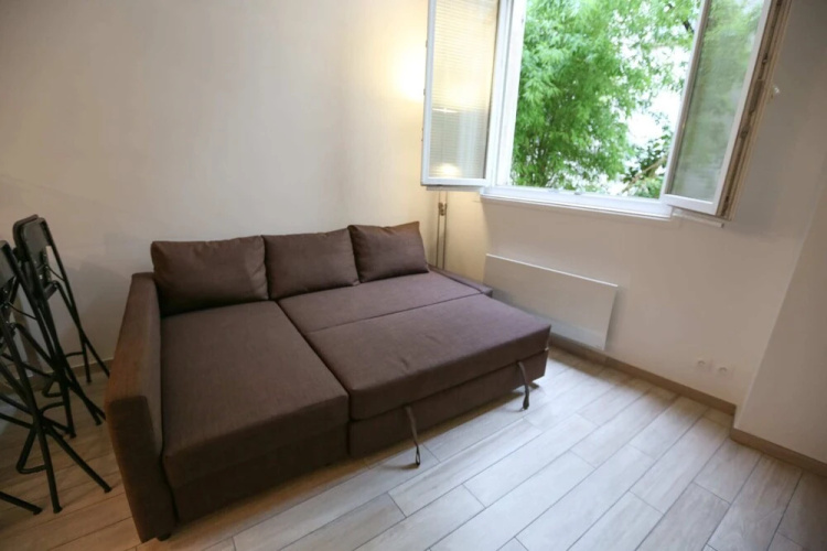 Hostnfly Apartments - Charming Luminous Studio in Vincennes