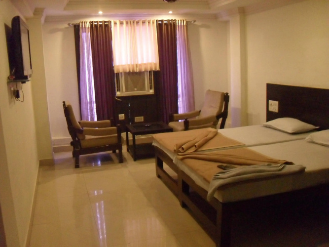 Ellora Hotel
