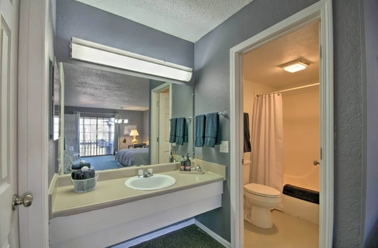 4 Bedrooms Cottage