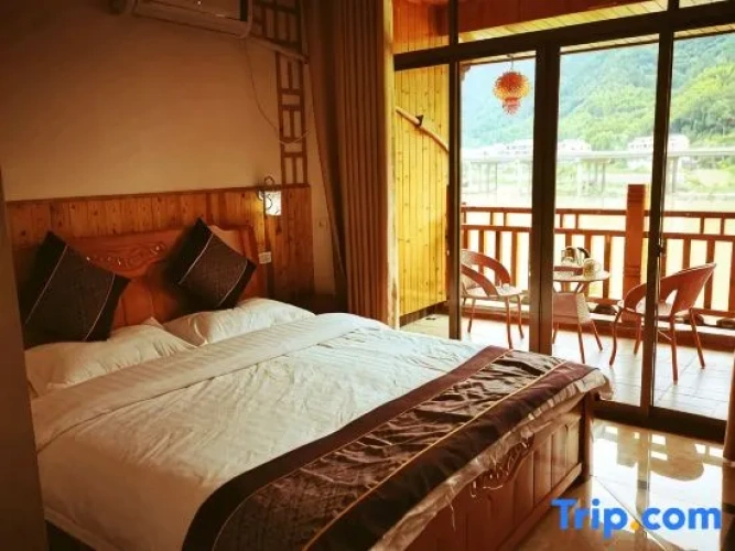 Standard Double room with river view