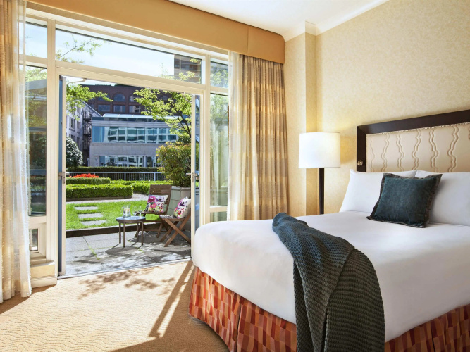 Fairmont Waterfront photo 9