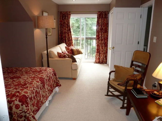 Brock Hollow Bed & Breakfast