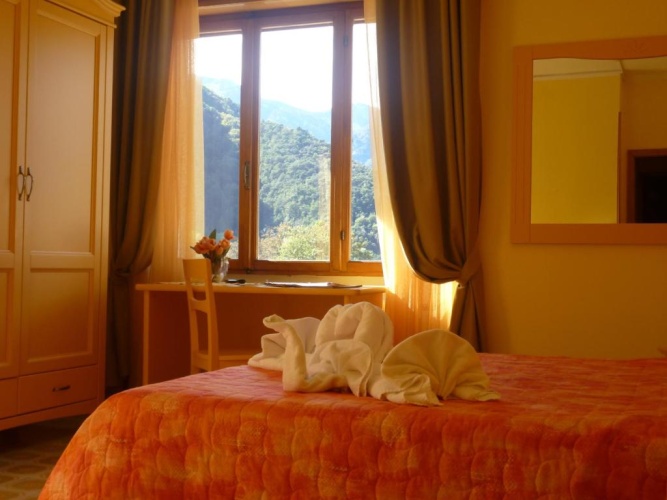 Standard Double room with balcony and with lake view