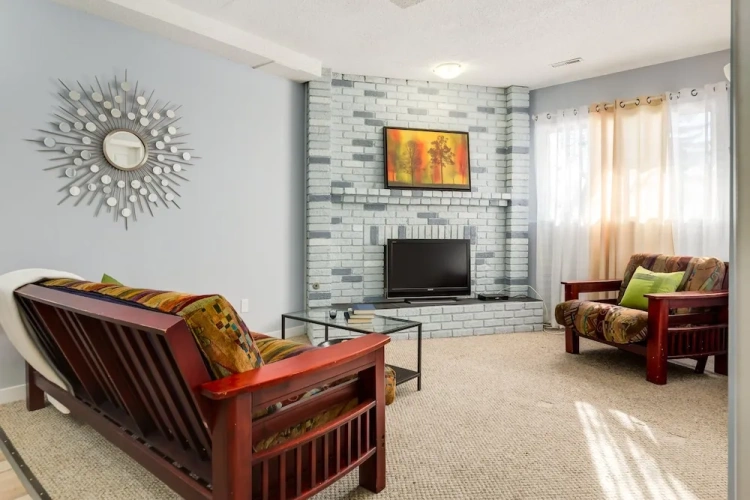 4 Bedrooms Apartment