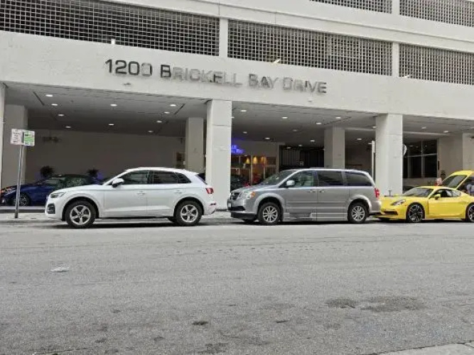 Suites R Us Brickell Bay Dr