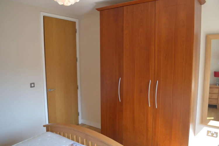 Hanover Dock Apartment