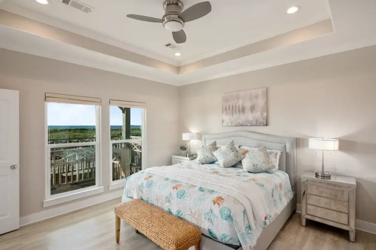 Crystal Villa 3 Bedroom Home by RedAwning