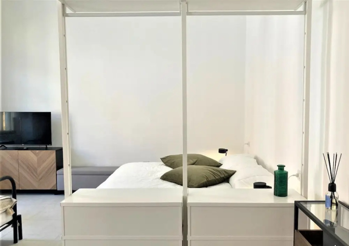 Contemporary studio- Ornato 13