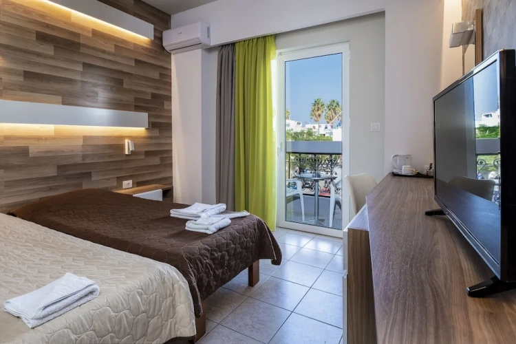 Standard Twin room with balcony