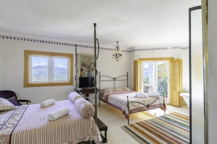 Standard Quadruple Family room