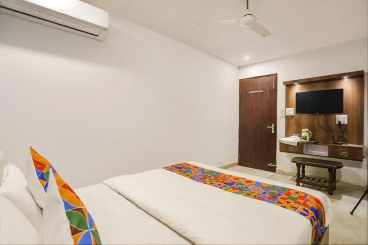 Fabhotel Usha Continental