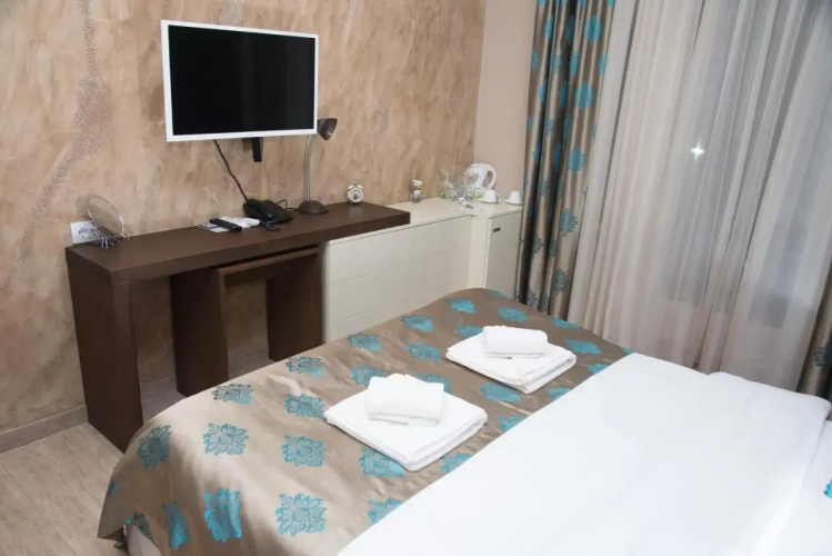 Hotel Crystal