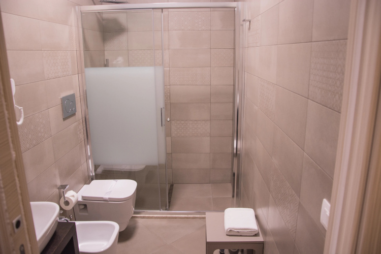 8 Room Hotel
