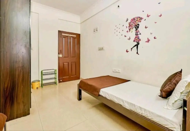 Transit Dorms - Hostel