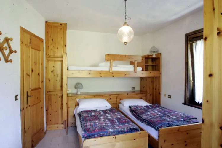 2 Bedrooms Apartment with mountain view