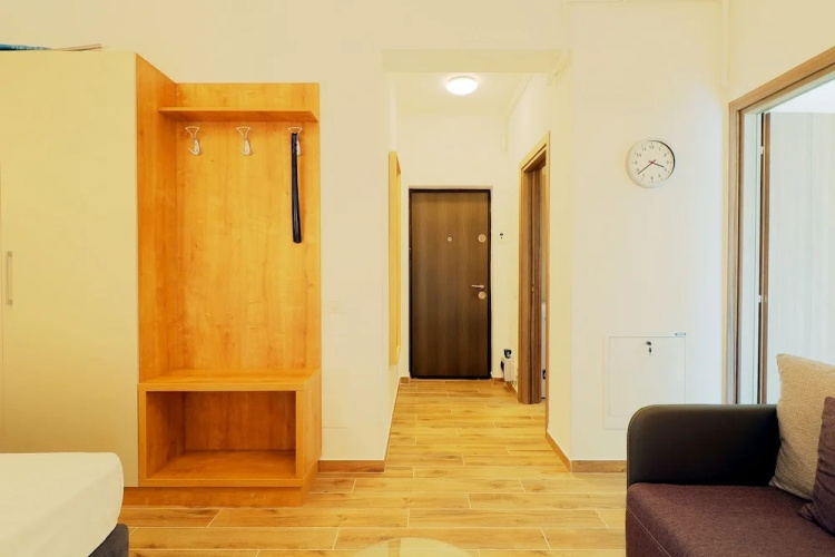 Bright Sunny Apartments