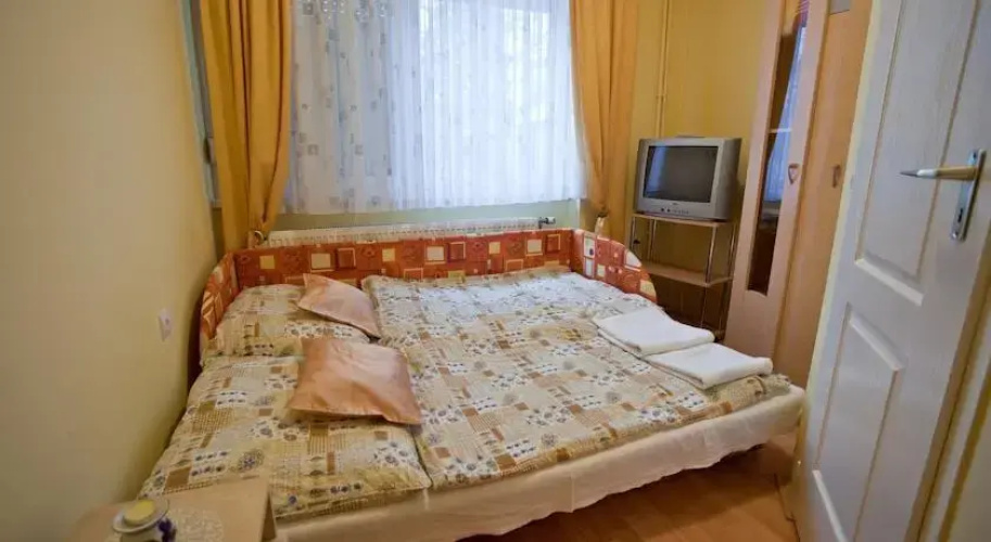 Napsugár Apartmanház