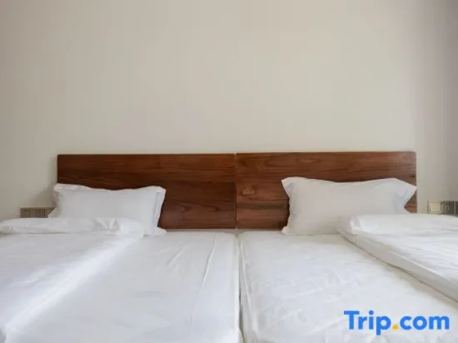 5 Bedrooms Family Villa