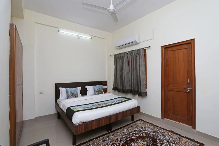 Urvi Apartments by OYO Rooms