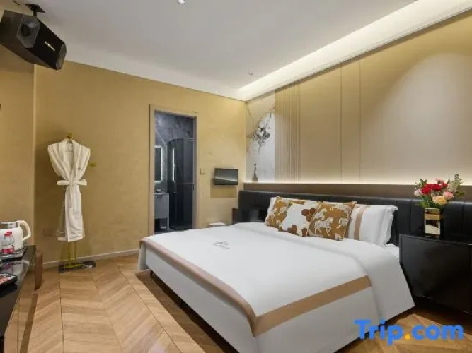 6 Bedrooms Standard room