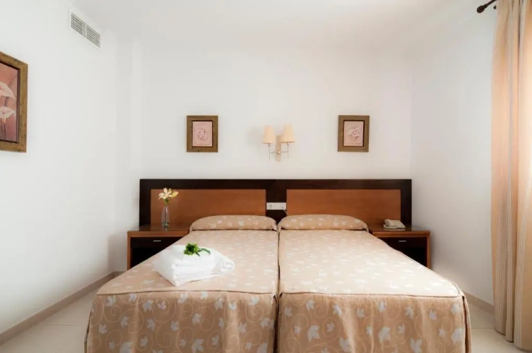 Standard Twin room