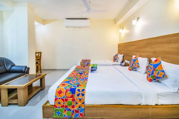 FabHotel Jansi Deluxe