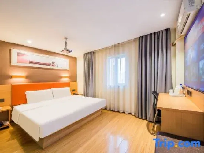Standard Double room with city view