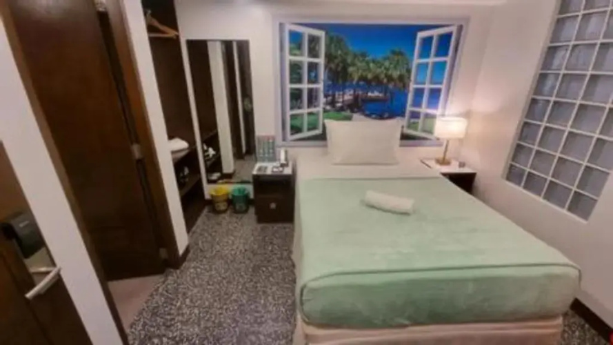 One Cristina Suites