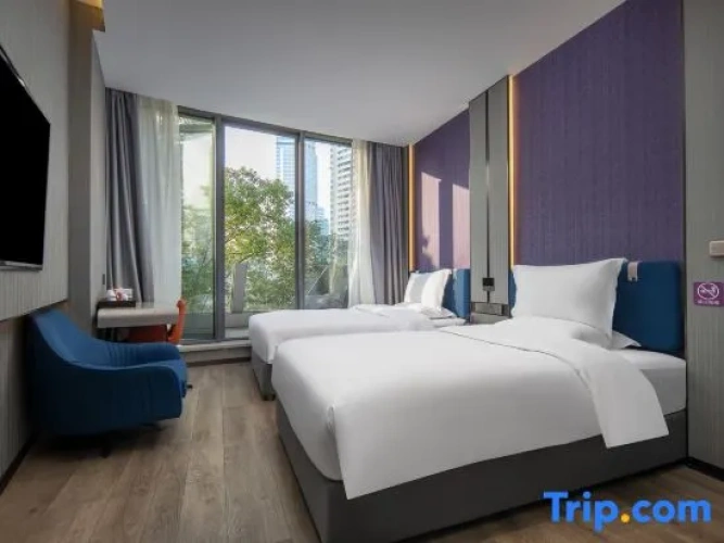 Standard room with view