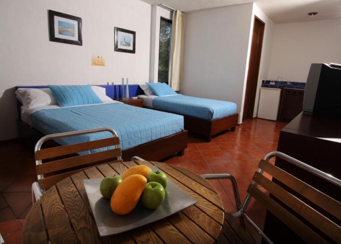 Standard Triple room