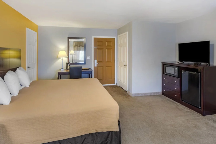 The Riverstone Inn