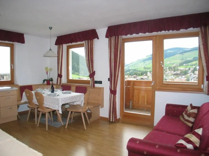 2 Bedrooms Apartment