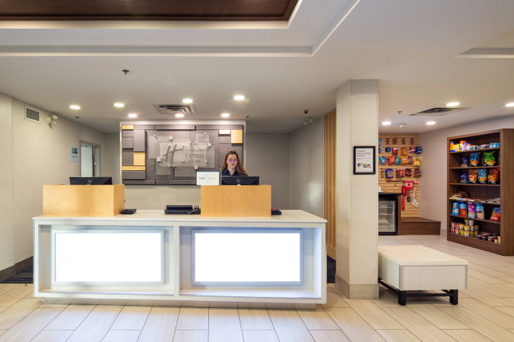 Holiday Inn Express & Suites Hinton photo 17