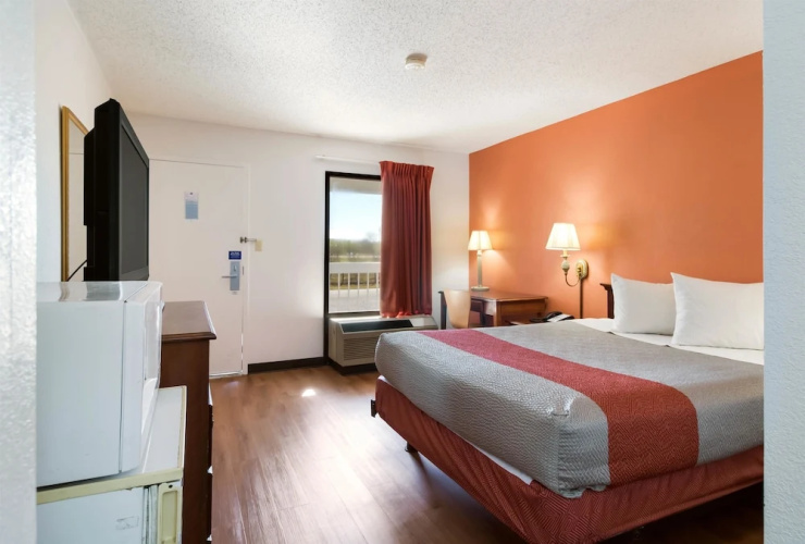 Motel 6 Holyoke MA