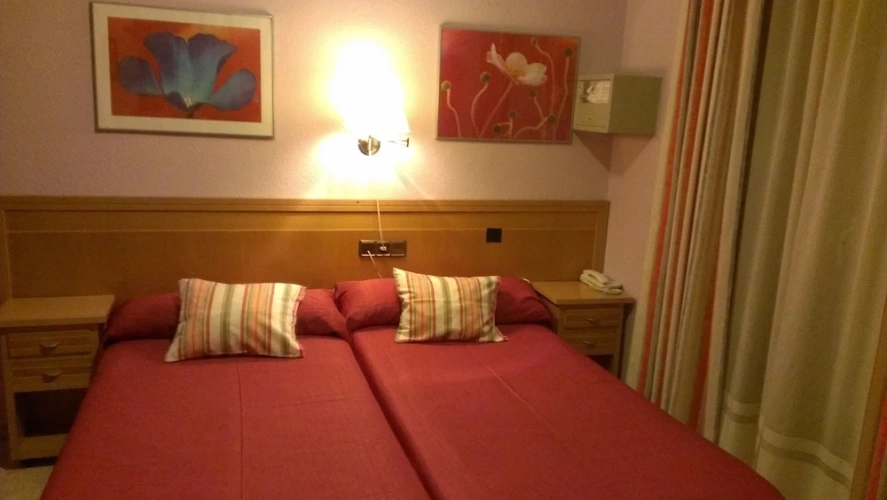 Standard Twin room with city view