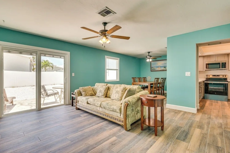 2 Bedrooms Apartment