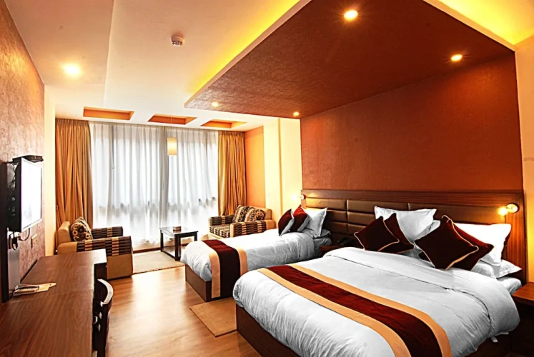 Deluxe Triple room with city view
