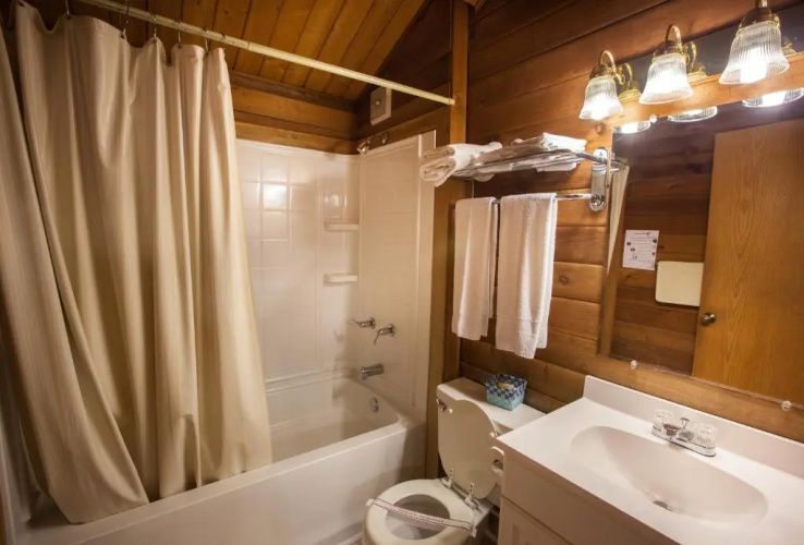 Lake Texoma Camping Resort Cabin 4
