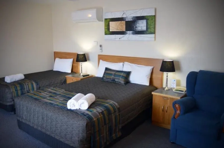 Standard Quadruple room