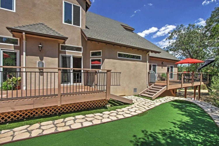 4 Bedrooms Cottage