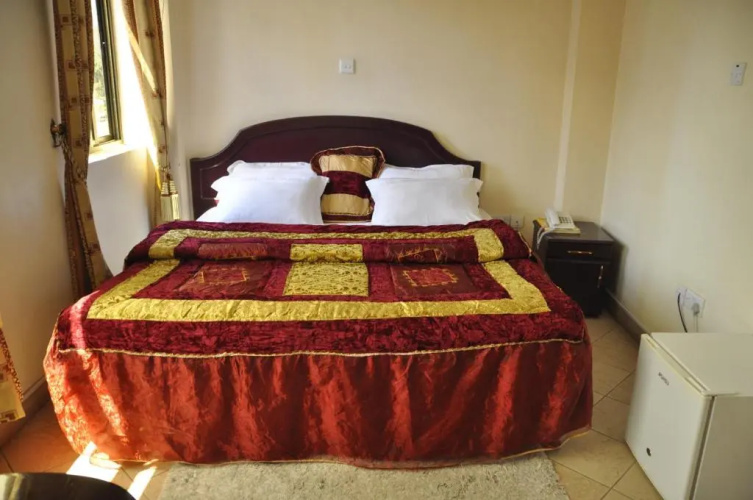 Rich Hotel