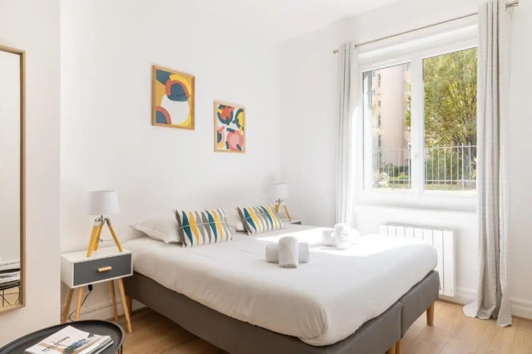 1 Bedroom Apartment