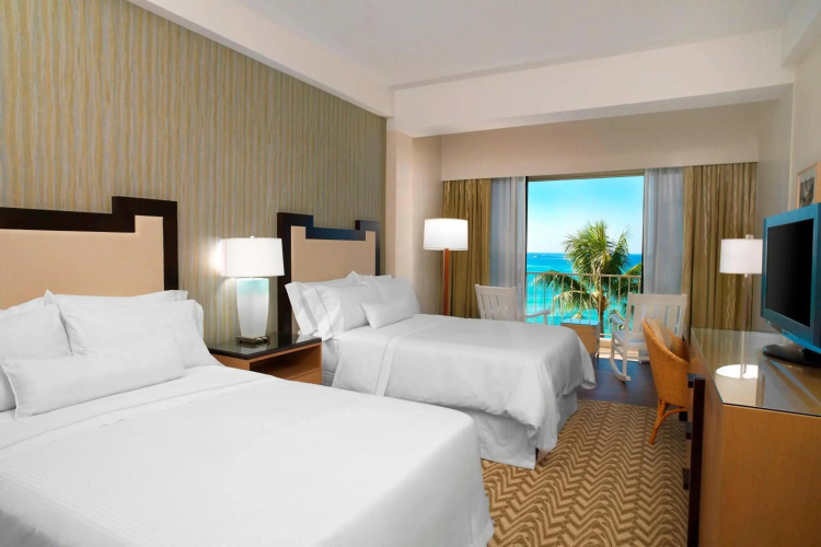 Moana Surfrider, A Westin Resort & Spa, Waikiki Beach